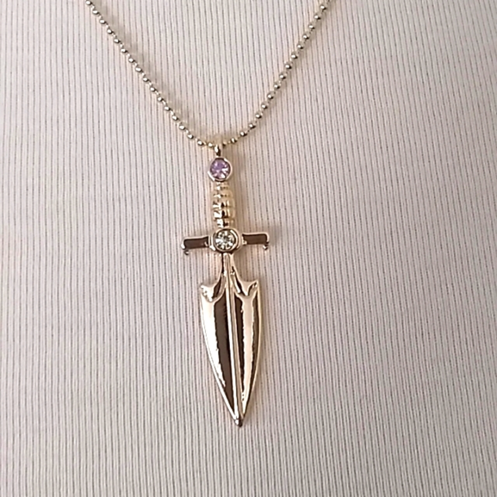 Dagger Necklace - Picture 2 of 3